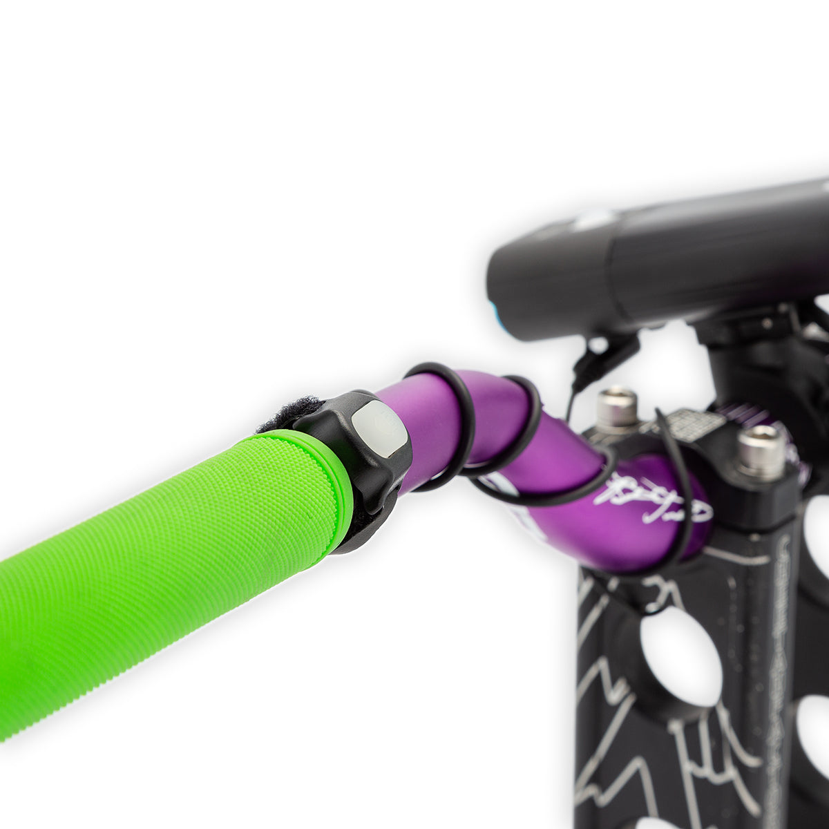 Mountain Lab x2000 Lumen Flashlight Kit